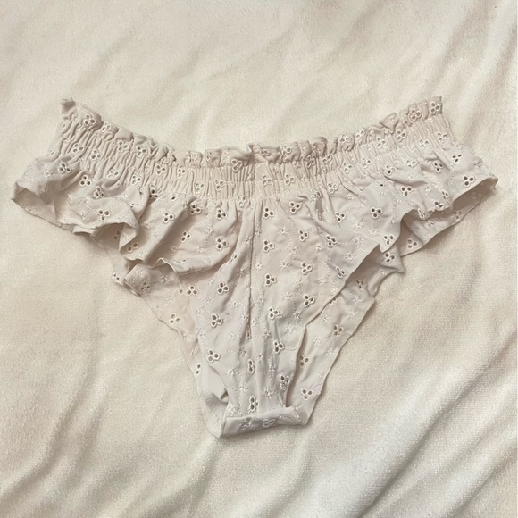 New! Frankie’s Gigi Hadid Pippa Ruffled Eyelet Lace bikini bottom 3912 - Picture 2 of 9